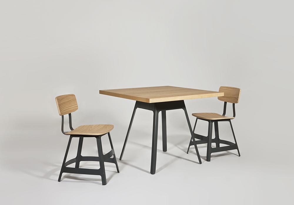 Yardbird table and chairs Sean Dix furniture design