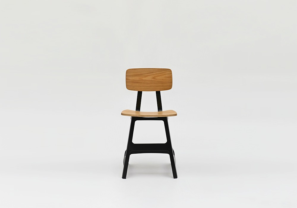 Yardbird Chair Oak Black_Designed by Sean Dix_2
